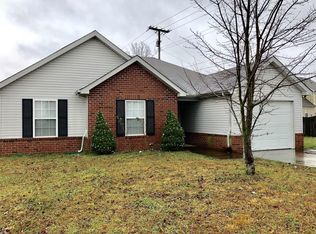 677 Holland Ridge Dr, La Vergne, TN 37086