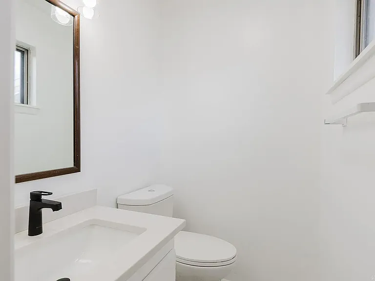 46 Rosemoor Dr — Photo 17