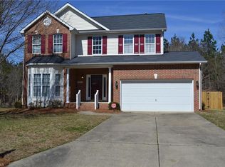 2203 Forest Edge Dr, Greensboro, NC 27406