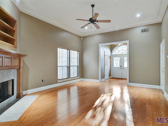 2nd image of 10844 Woodland Oaks Dr