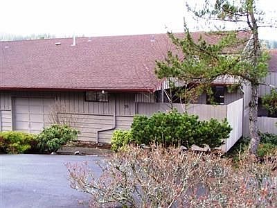 Front deck and entry to unit