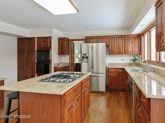 4th image of 1031 Lismore Dr