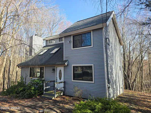 11 Highpoint Ct, Lake Ariel, PA 18436