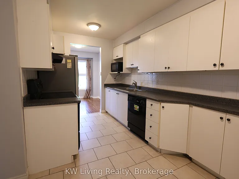 3351 Hornbeam Cres #68 — Photo 5