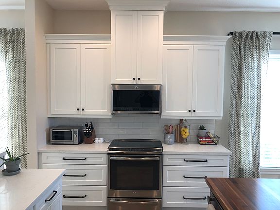 4th image of 618 Lakeworth Cir