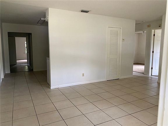 4th image of 2366 28th Ave SW