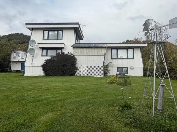 56692 Thurston Dr, Homer, AK 99603