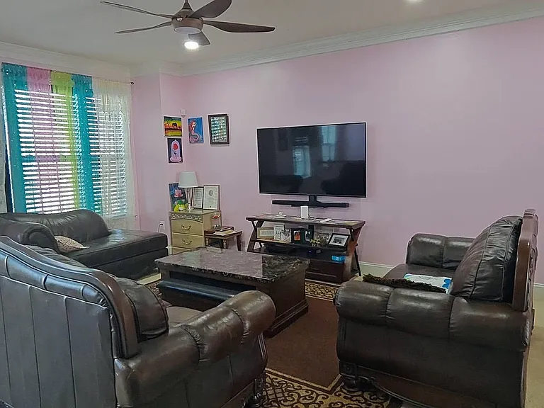 9659 Bothwell Ln — Photo 3