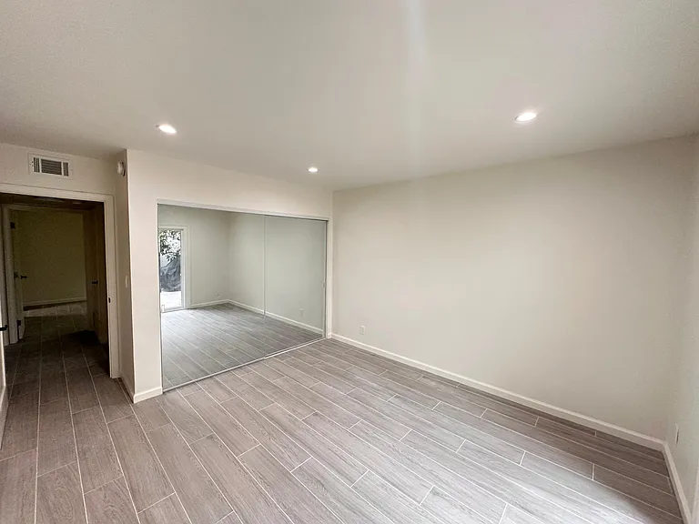 1916 Selby Ave #2 — Photo 18