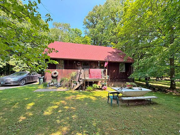 2nd image of 1058 Woodsmen Ct NE