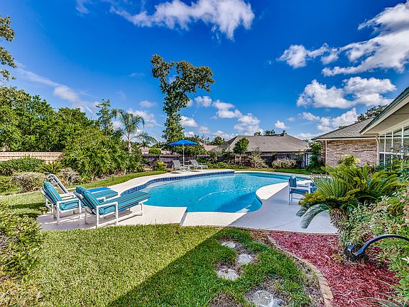 5th image of 944 Lakeridge Dr