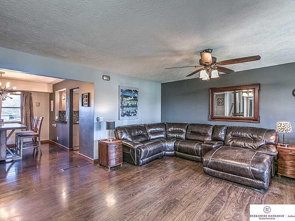 3rd image of 4502 Eastridge Dr