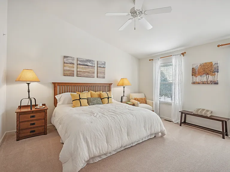 Heritage Orchard Hill Townhome Rentals — Photo 16