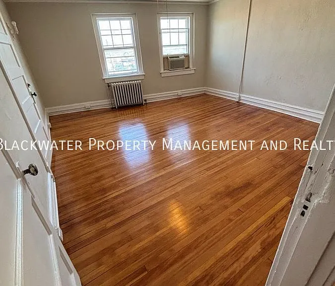 202 S Main St #4 — Photo 4