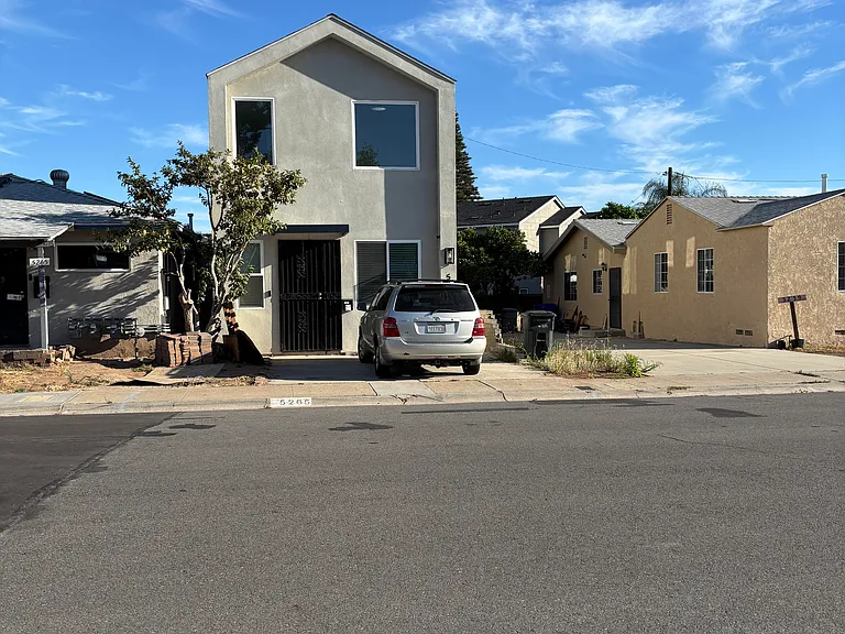 5263 Pirotte Dr — Photo 2