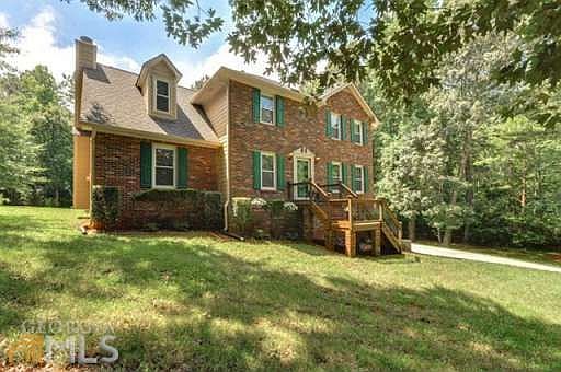 2nd image of 150 Granby Ln