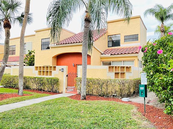 3rd image of 20907 Leeward Ct #2585