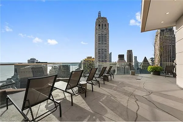 Sold by Platinvm Property Group New York | media 11