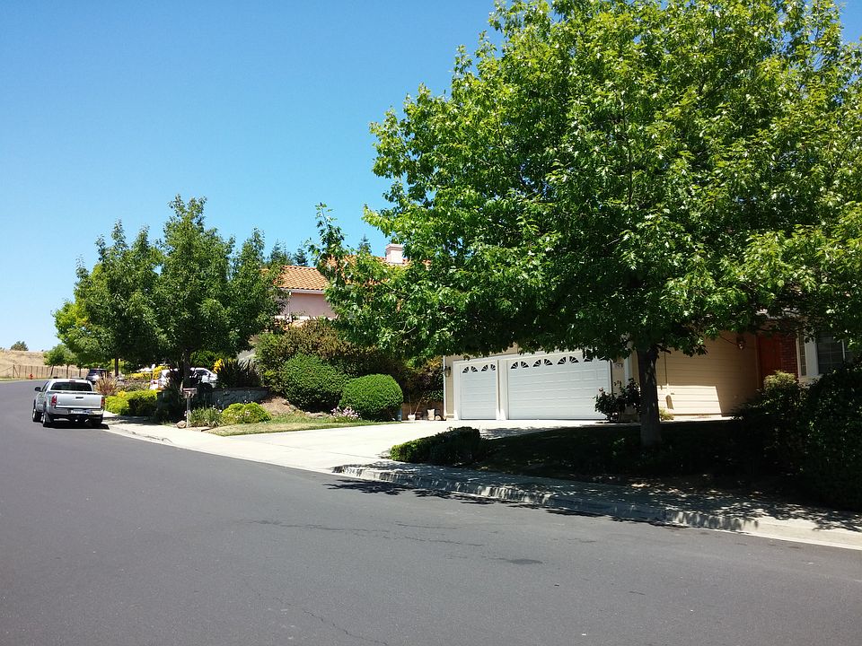2nd image of 3243 Edinburgh Dr