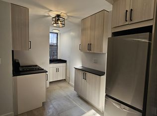 428 W 47th St APT 5W, New York, NY 10036