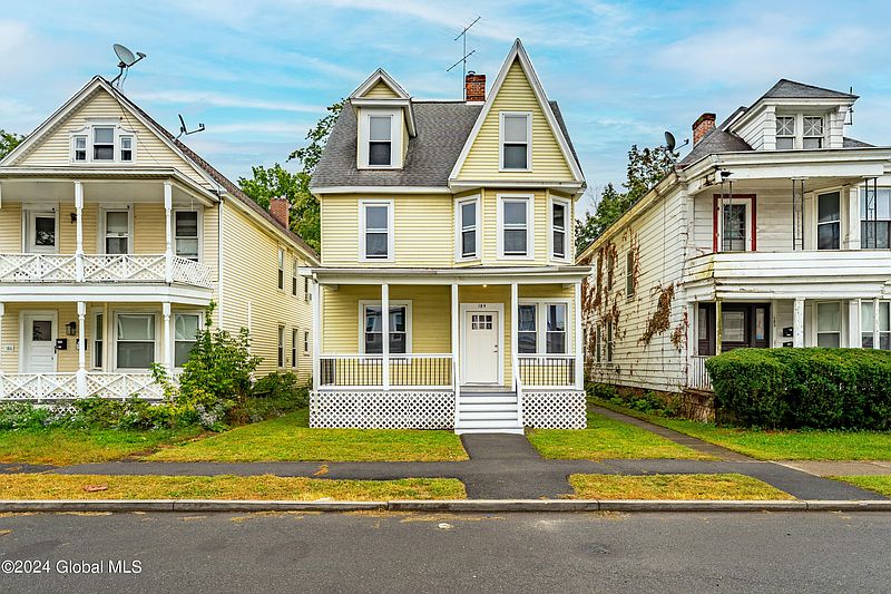 2nd image of 184 6th Avenue