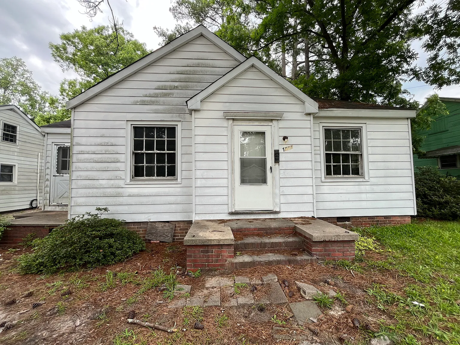 2 bed, 889 sqft, $600 — Photo 1