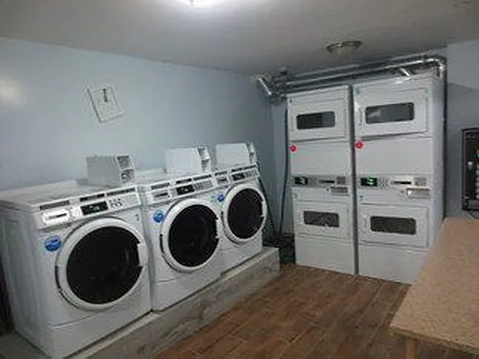 Rented by Parlor Real Estate Corp | media 17