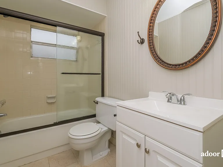 2210 Valleybrook Ave — Photo 9