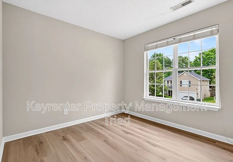 2703 Stafford St — Photo 24