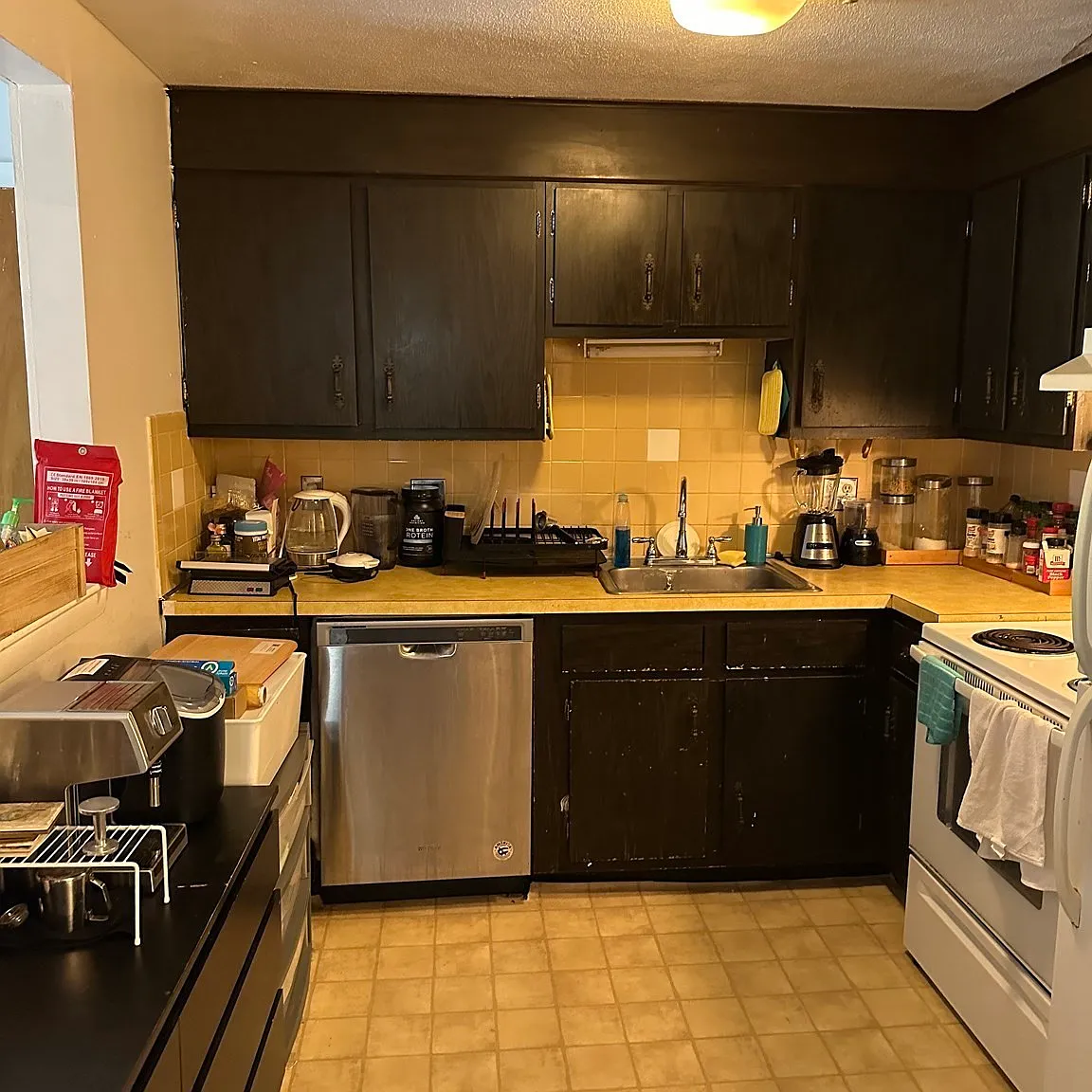 1 bed, 1.0 bath, 694 sqft, $1,650 — Photo 2
