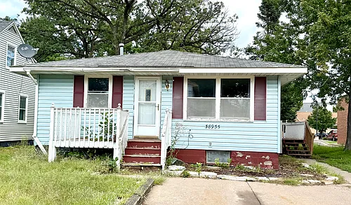 38935 7th Ave Photo 1