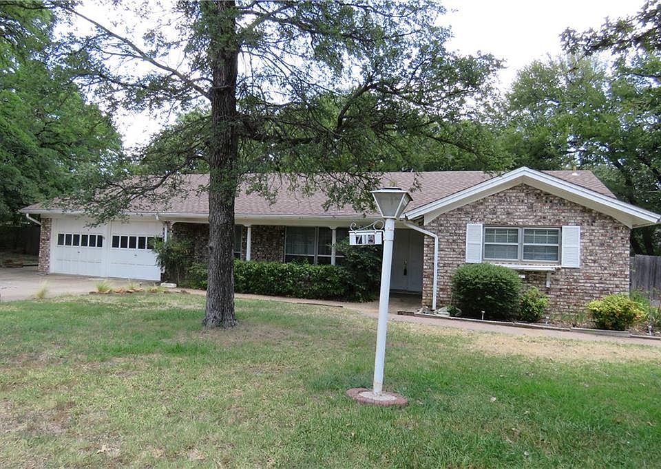 1st image of 713 Queens Ct