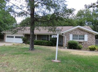 713 Queens Ct, Bedford, TX 76021