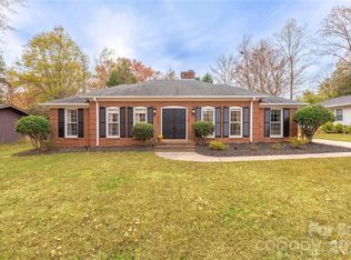 6040 Coatbridge Ln, Charlotte, NC 28212