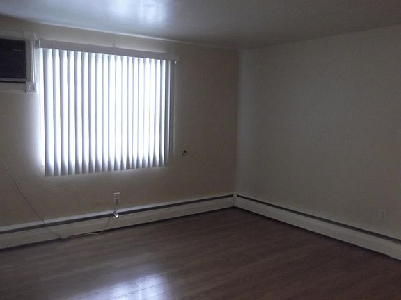 4th image of 2434-38 Clough Ave #4