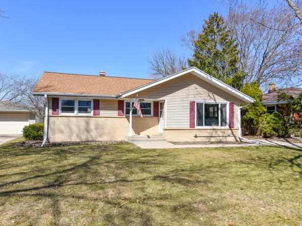 9436 West Palmetto AVENUE, Milwaukee, WI 53222