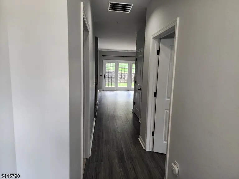 10 Maple Cres #13 — Photo 21