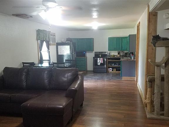 3rd image of 253 Sioux Dr