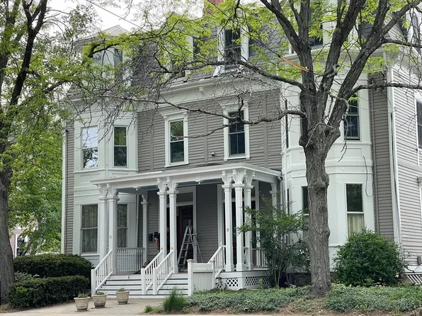 41 Cypress St #1, Brookline, MA 02445