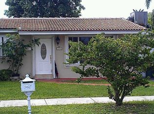 432 W 77th St, Hialeah, FL 33014