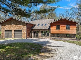 45 W Hazel Dell Ln, Springfield, IL 62703
