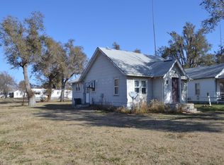 241 W 15th St, Russell, KS 67665