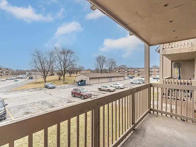 22508 Regency Dr #2 — Photo 10