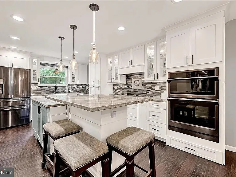 4296 Wolf Hill Dr — Photo 3