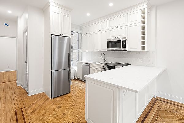 1st image of 570 7th St APT 3C