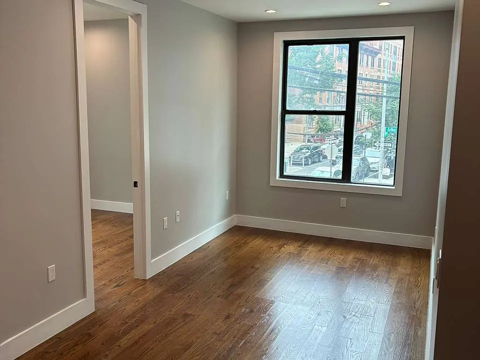 1125 Morris Ave #2E