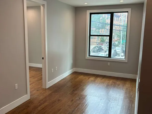 1125 Morris Ave #2E, Bronx, NY 10456