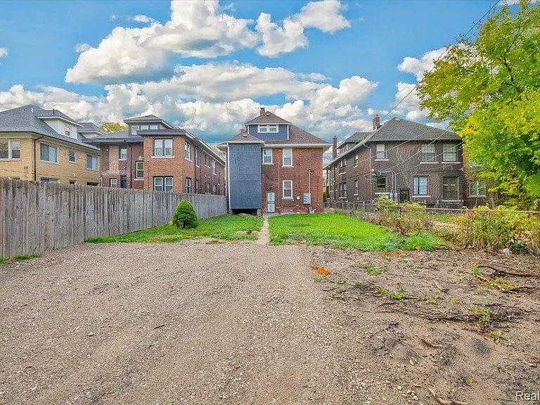 1502 Virginia Park St — Photo 19
