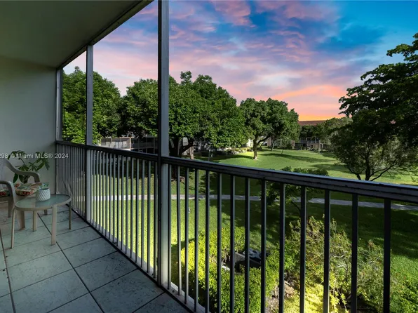 13250 SW 7th Ct APT 302L, Pembroke Pines, FL 33027