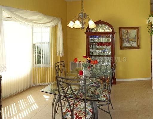 4th image of 210 Long Meadow Ln